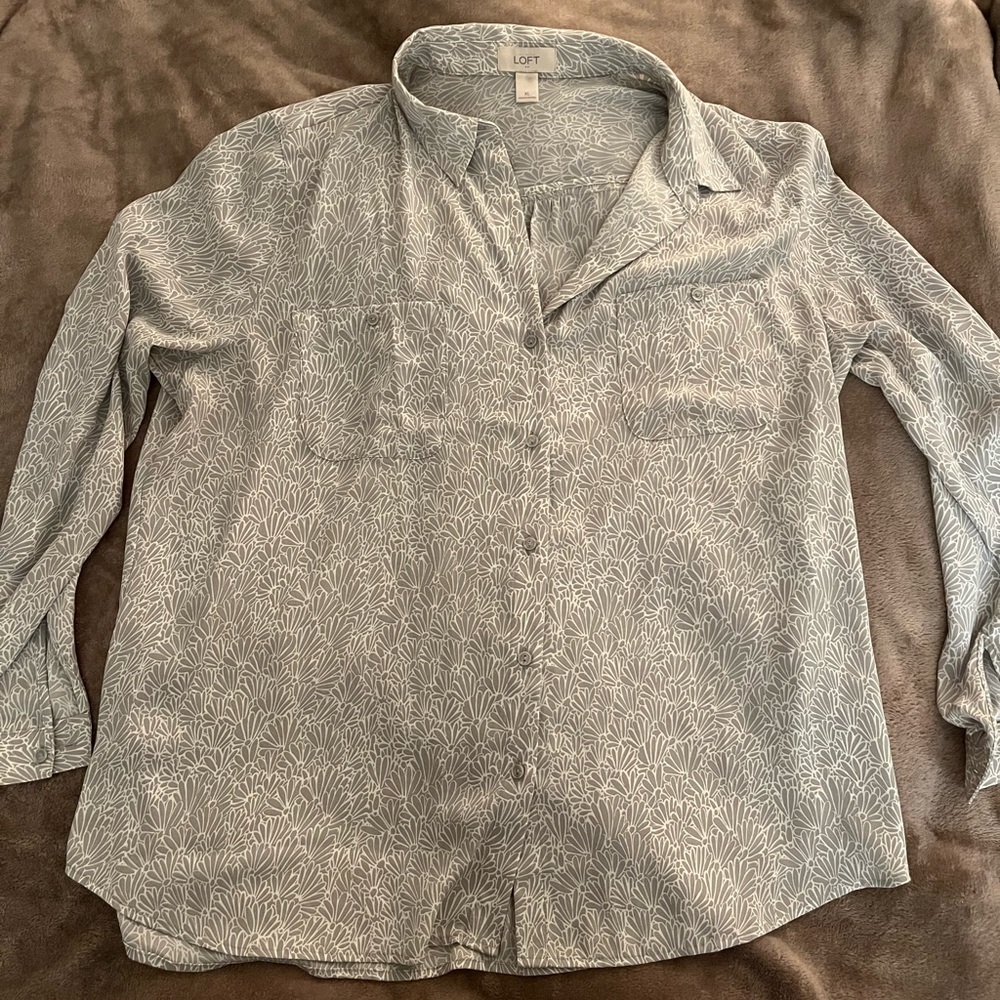 Loft long sleeve grey button up printed blouse